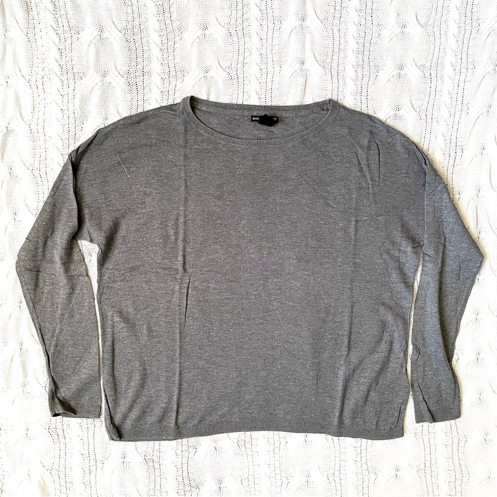 H&M Gray Lightweight Sweater M Soft Viscose Blend Minimalist Basic
